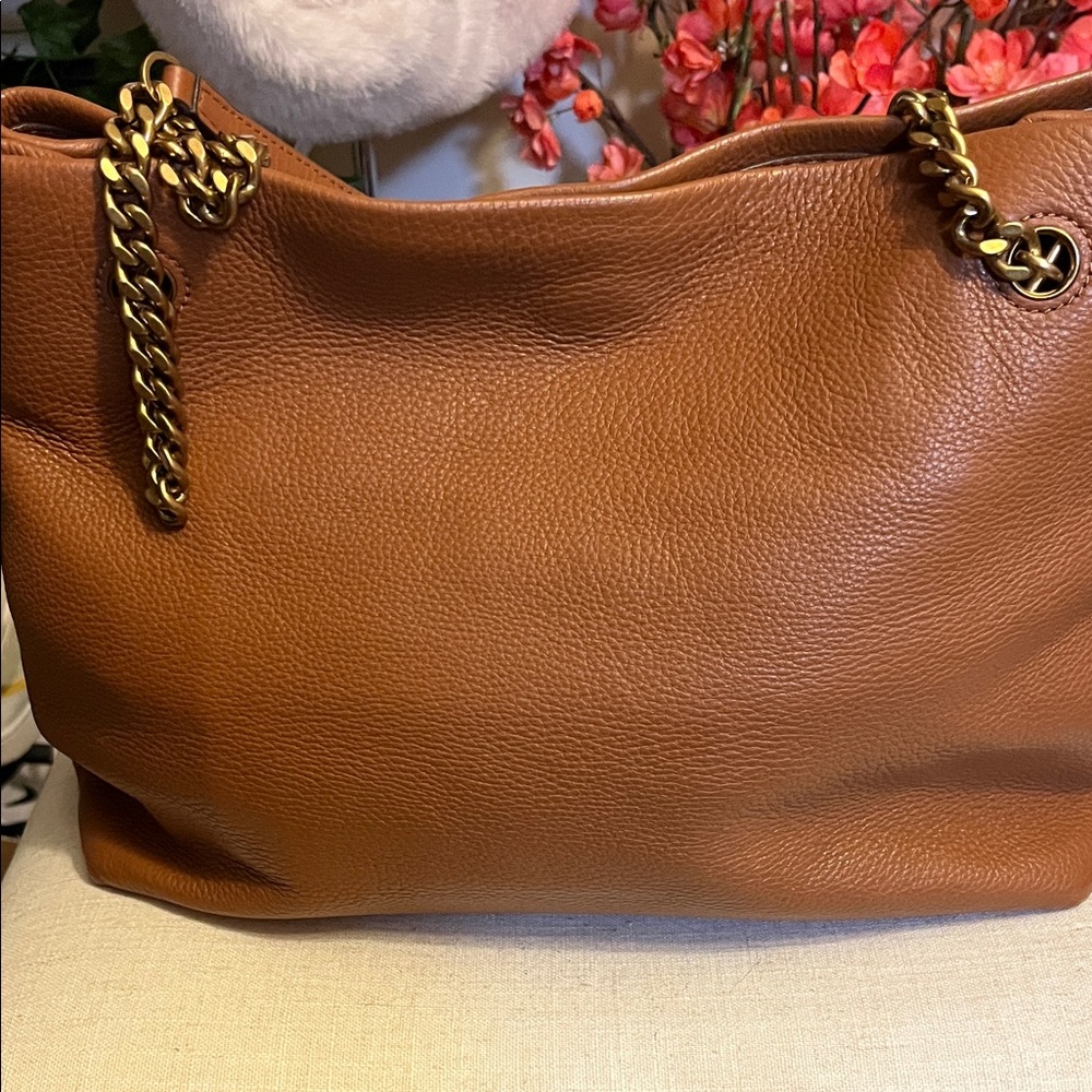 Tory Burch Caramel Pebbled Leather Tote with Gold Chain Straps - Picture 2 of 7
